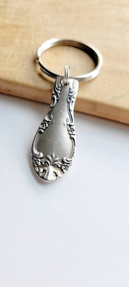 Vintage Keychain,gift for her,gift for him,vintage gift,gift for wife,gift for husband,gift for mom,gift for dad,unique gift,vintage lover