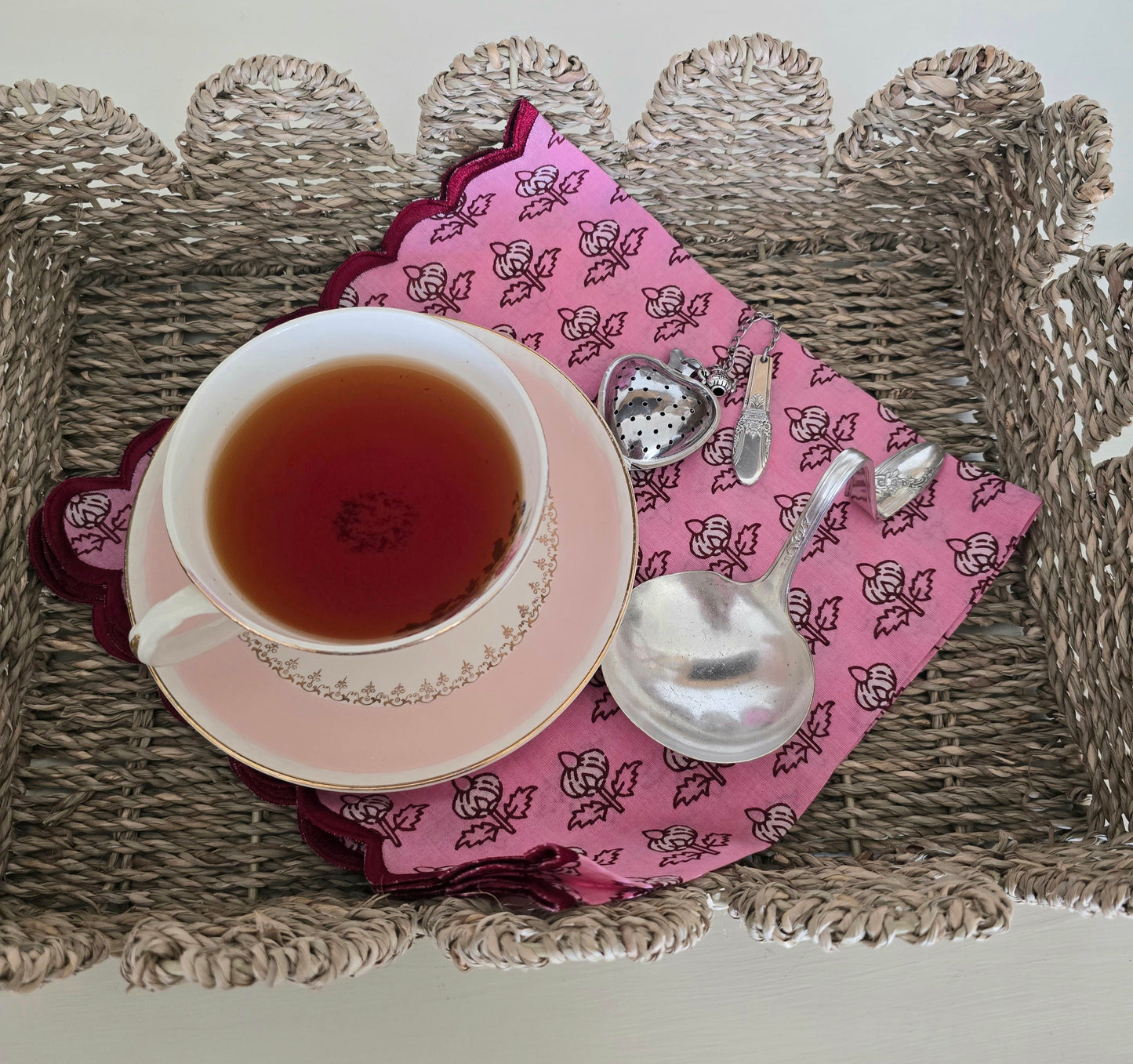 Tea strainer and drip bowl- vintage | Wandering Tulips
