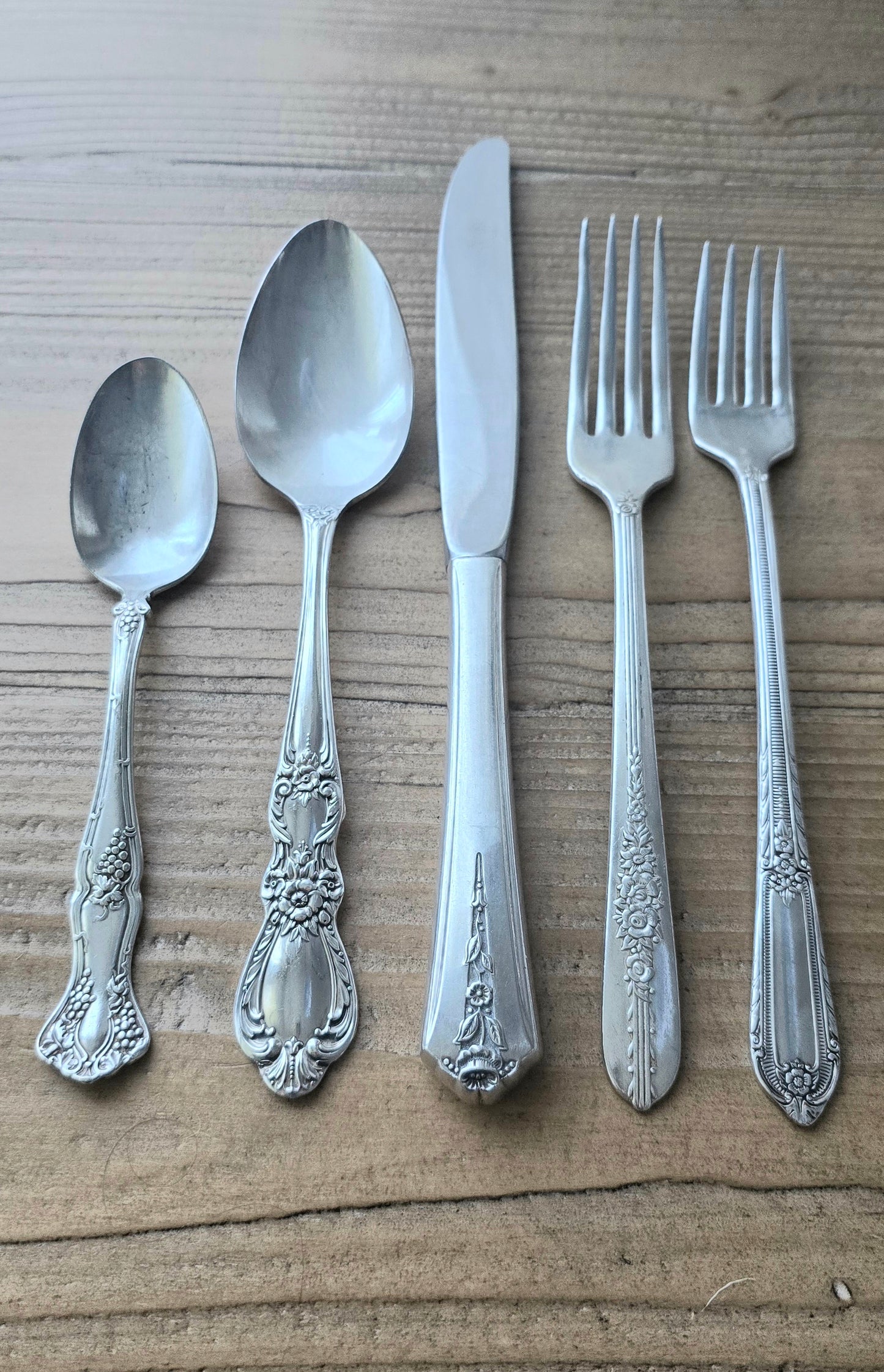 Vintage Place Setting | Wandering Tulips