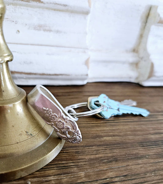 Vintage Keychain,purse hook,vintage gift,gift for wife,gift for daughter,gift for mom,unique gift,vintage lover,gift for grandmother